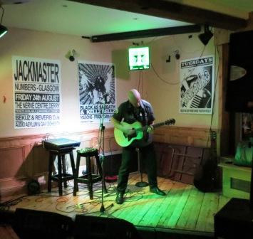 Neil @ Mason's Bar, Derry, N IRE.
